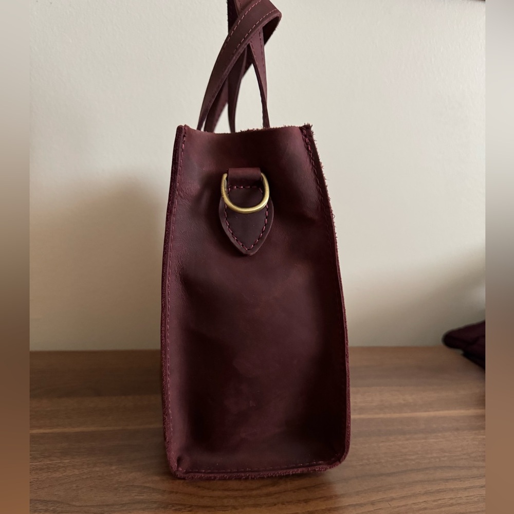 Portland Leather Lola Crossbody tote. - Picture 3 of 11